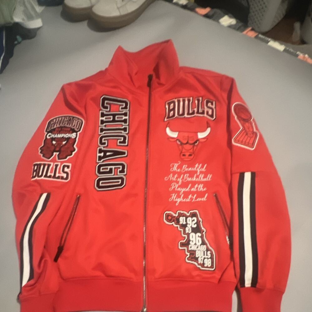 Pro Standard Chicago Bulls NBA Red Black White Jacket Size M